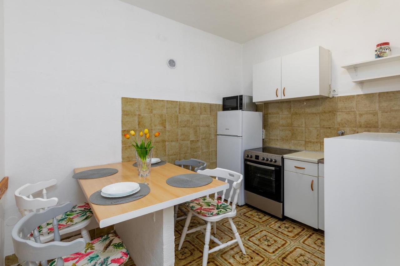 Apartments By The Sea Lokva Rogoznica, Omis - 18638 ภายนอก รูปภาพ