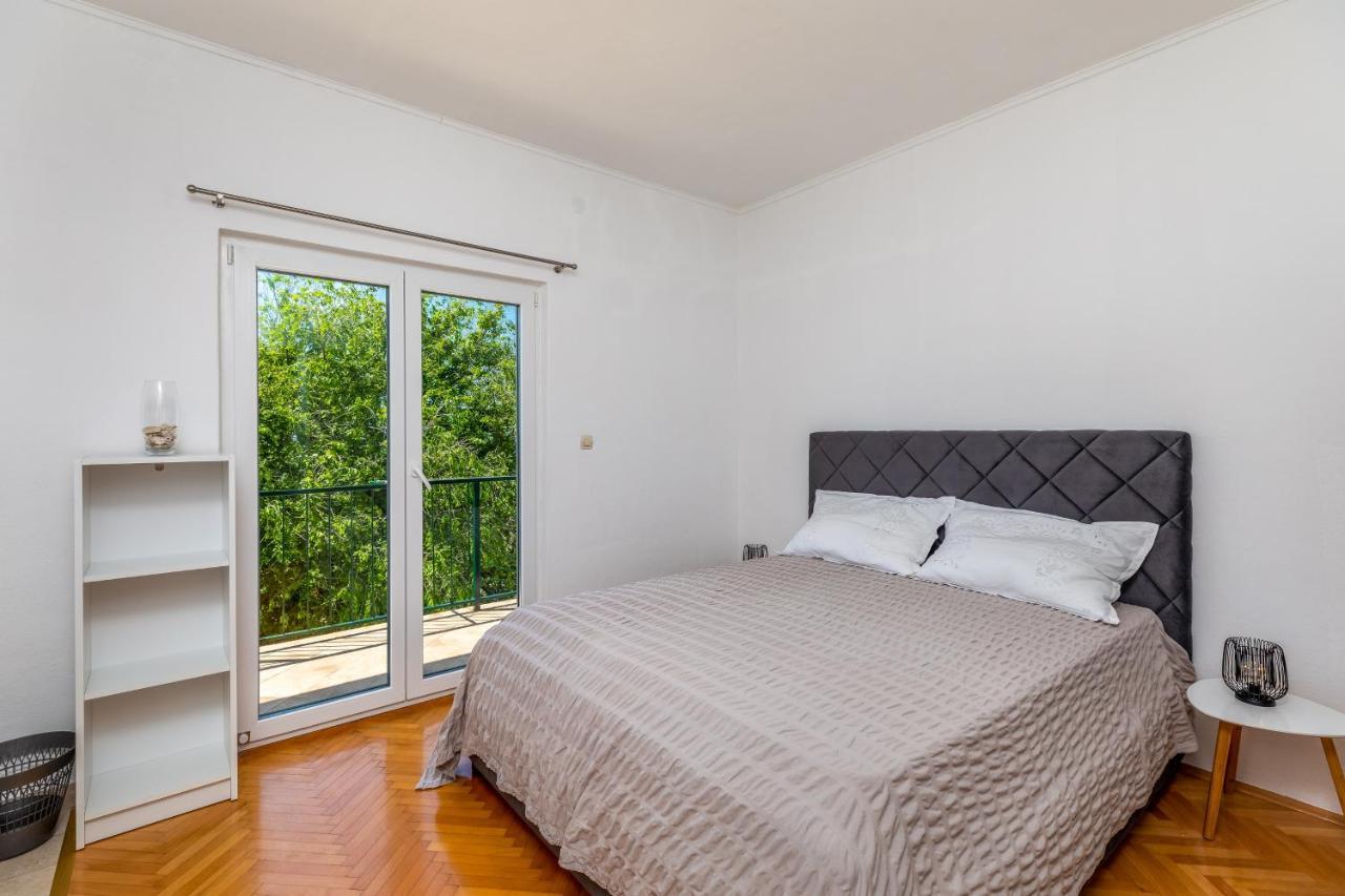 Apartments By The Sea Lokva Rogoznica, Omis - 18638 ภายนอก รูปภาพ