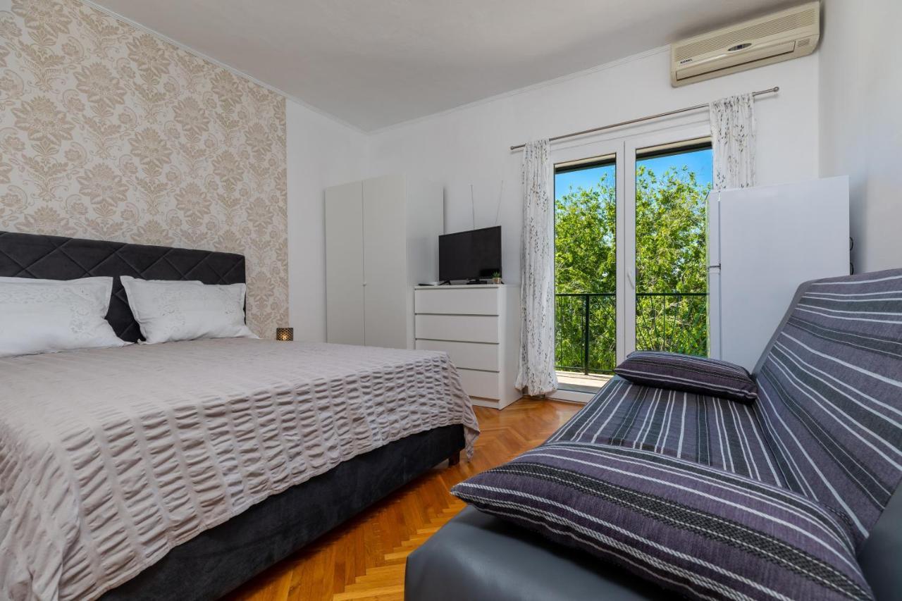 Apartments By The Sea Lokva Rogoznica, Omis - 18638 ภายนอก รูปภาพ